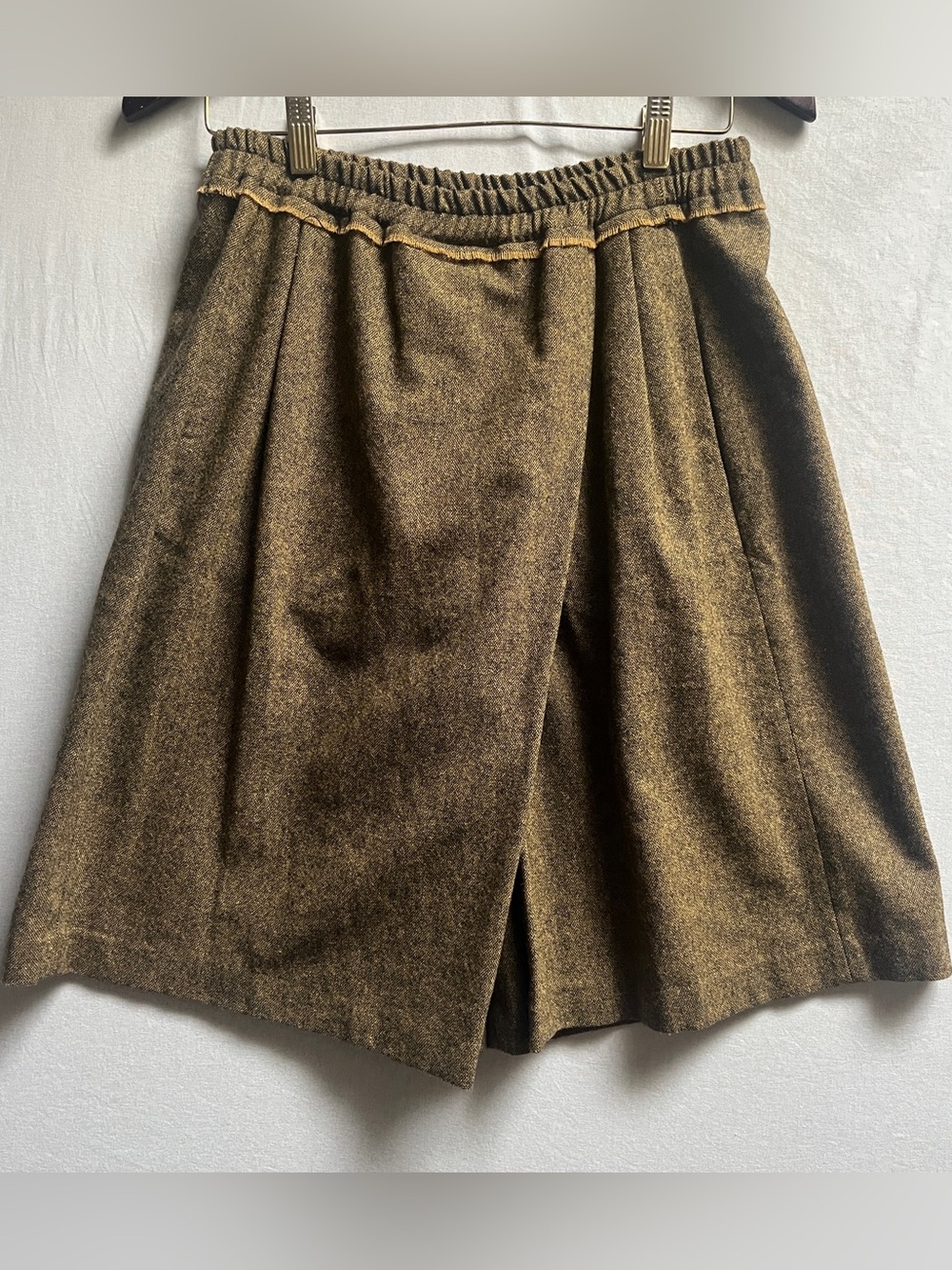 DOUUOD Wool Silk Blend Wrap Front Wide Leg Culottes Shorts Size 8